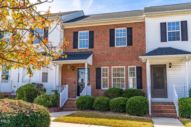 $315,000 | 1707 Stroll Circle | Sandy Springs Townhomes