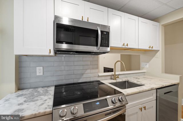 $1,300 | 1716 Wallace Street, Unit 202 | Spring Garden