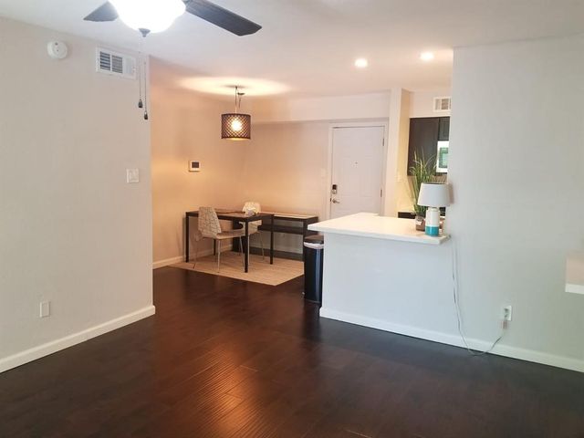 $1,300 | 4633 Wild Indigo Street, Unit 559 | Houston