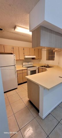 $2,200 | 18320 Northwest 68th Avenue, Unit K | Country Club of Miami