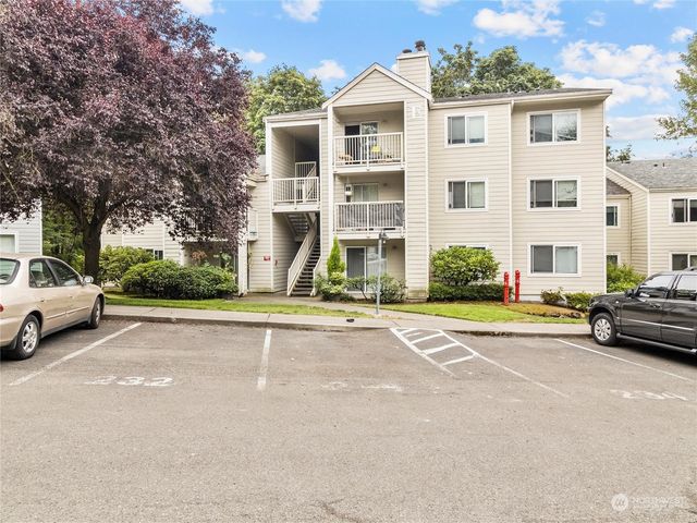 $335,000 | 975 Aberdeen Avenue Northeast, Unit E103 | Highland