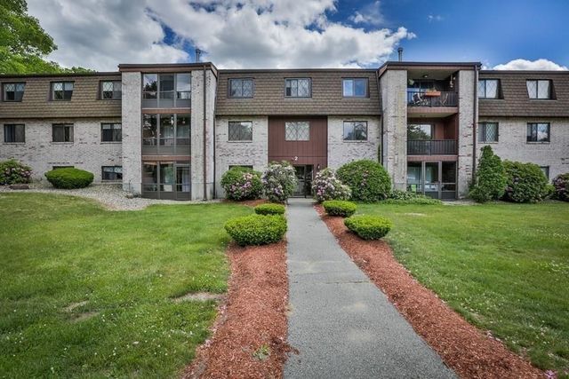 $2,100 | 2 Greenbriar Drive, Unit 206 | North Reading