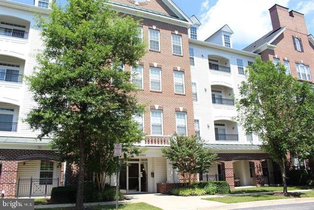 $3,185 | 5801 Clipper Lane, Unit 406 | Pheasant Ridge North