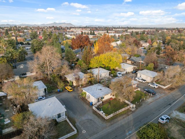 $1,150,000 | 1064 Hawthorne Avenue | Mistletoe