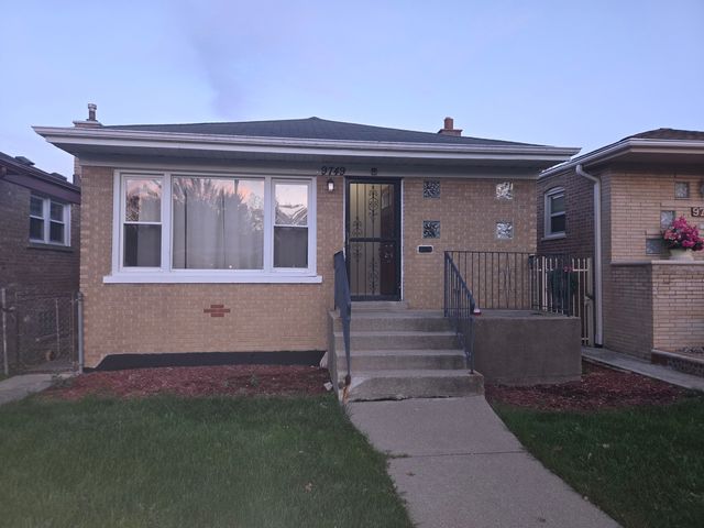 $124,800 | 9749 South Harvard Avenue | Roseland