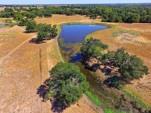 $922,200 | 245 County Road