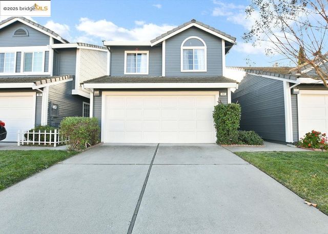 $585,000 | 207 Heron Drive | Marina Park-Marina District