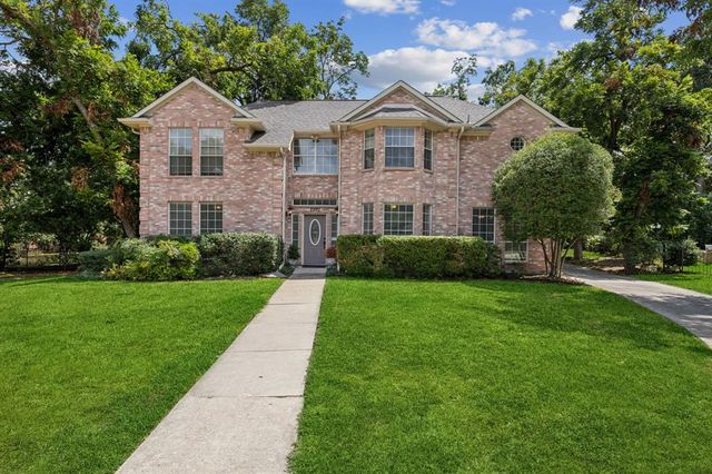 $749,000 | 2820 St Charles Drive | Plano