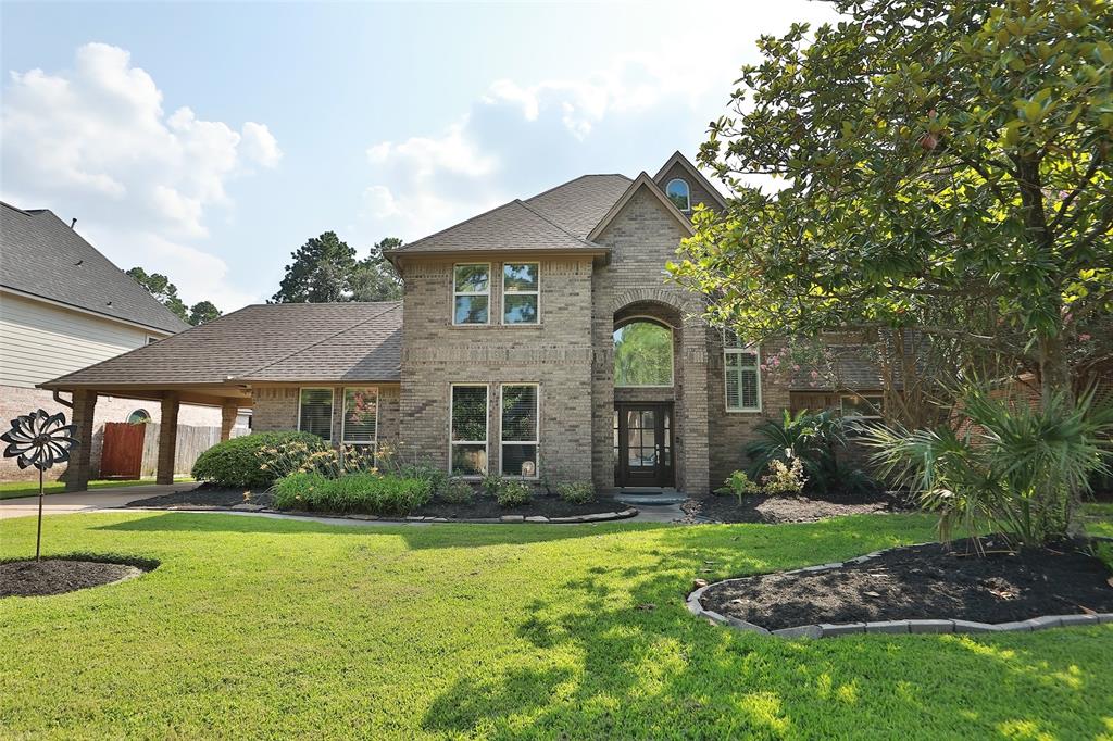 Beautiful 2 Story with Porte-cochere!