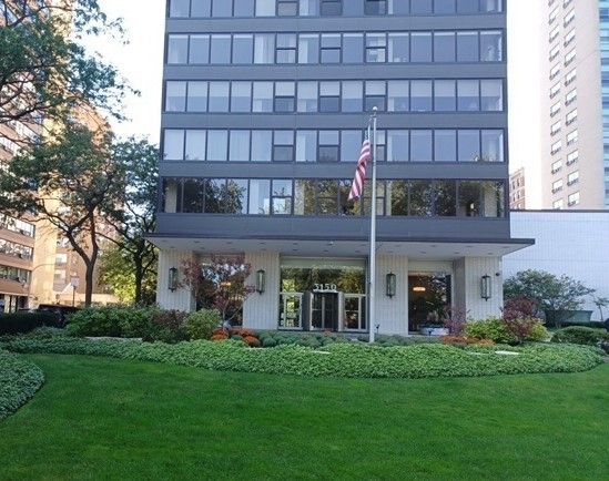 $439,900 | 3150 North Lake Shore Drive, Unit 21F | Lake View East