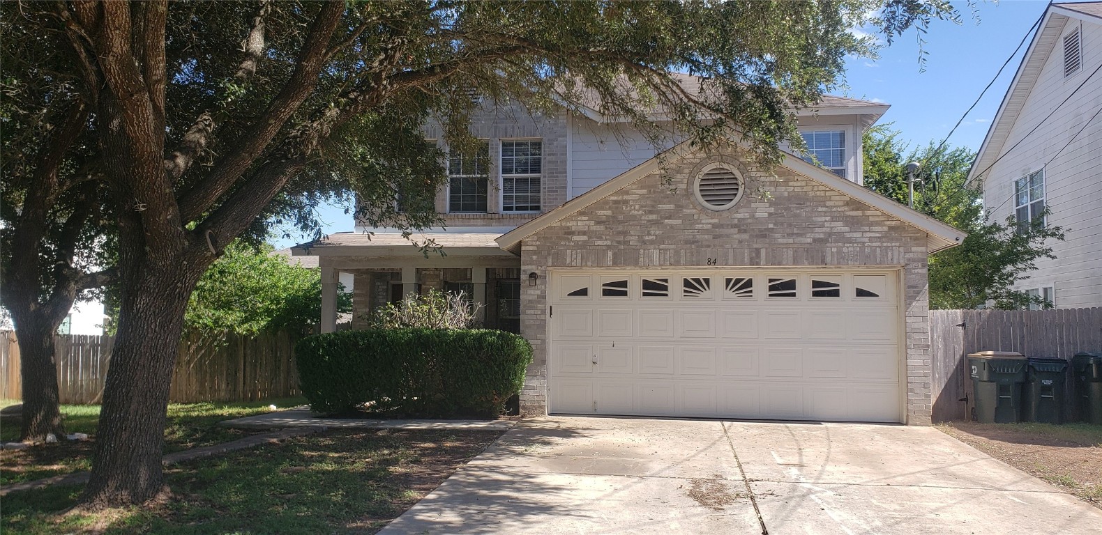 a front view of house with yard