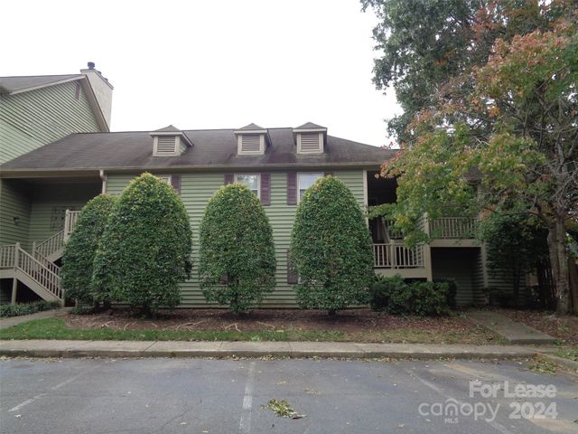 $1,750 | 762 Marsh Road, Unit 5 | Ashbrook-Clawson Village