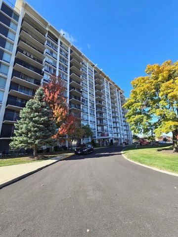 $189,000 | 8801 West Golf Road, Unit 10C | Niles