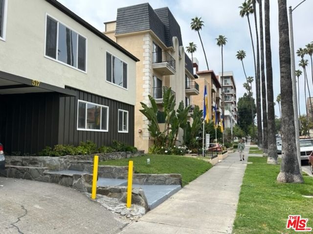 $1,950 | 517 South Kenmore Avenue, Unit 1 | Mid-Wilshire