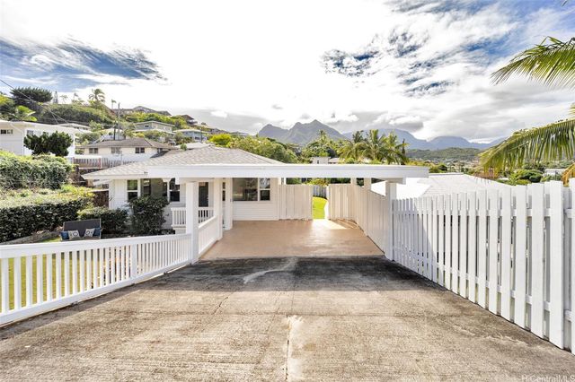 $1,125,000 | 1131 Nanialii Street | Keolu Hills