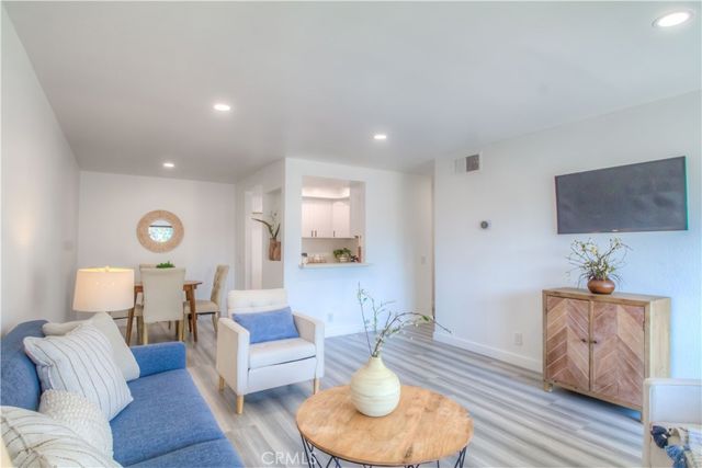 $349,000 | 600 West 3rd Street, Unit A311 | Downtown Santa Ana