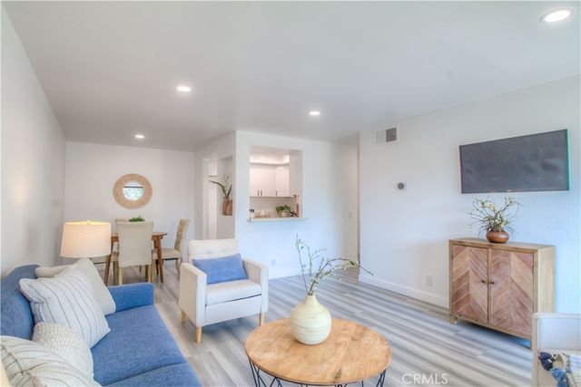 $349,000 | 600 West 3rd Street, Unit A311 | Downtown Santa Ana