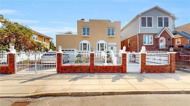 $939,000 | 3718 Neptune Avenue | Seagate