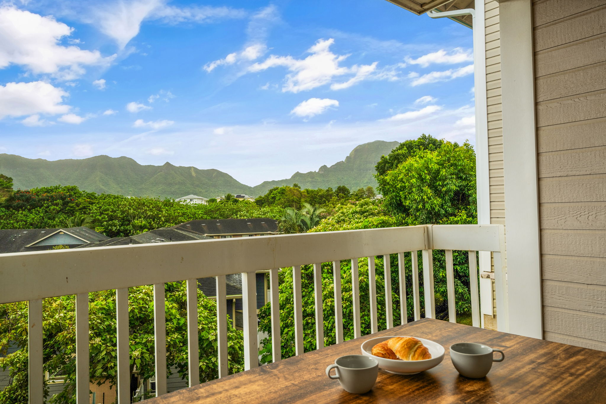 Beautiful mountain views from the private, covered lanai