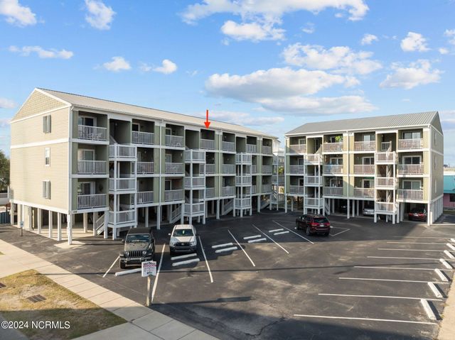 $319,900 | 108 Lake Park Boulevard South, Unit 304 | Carolina Beach