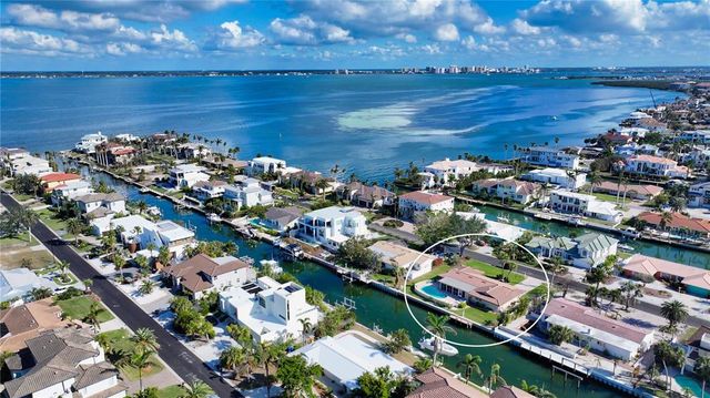 $1,900,000 | 537 Halyard Lane | Longboat Key