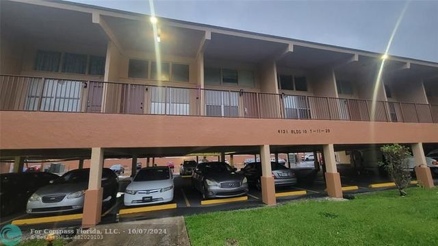 $159,900 | 4121 Northwest 26th Street, Unit T15 | Lauderhill