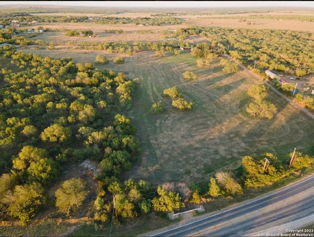 $378,000 | 140 East Pearsall Tx 78061