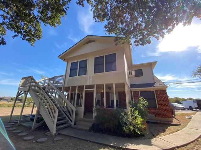 $1,050 | 910 Hillside Beach Drive | Little Elm