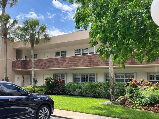 $3,200 | 3611 Oaks Clubhouse Drive, Unit 203 | Palm Aire