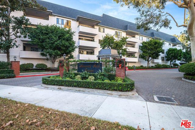 $1,149,000 | 645 Wilcox Avenue, Unit 3B | Hancock Park-Wilshire