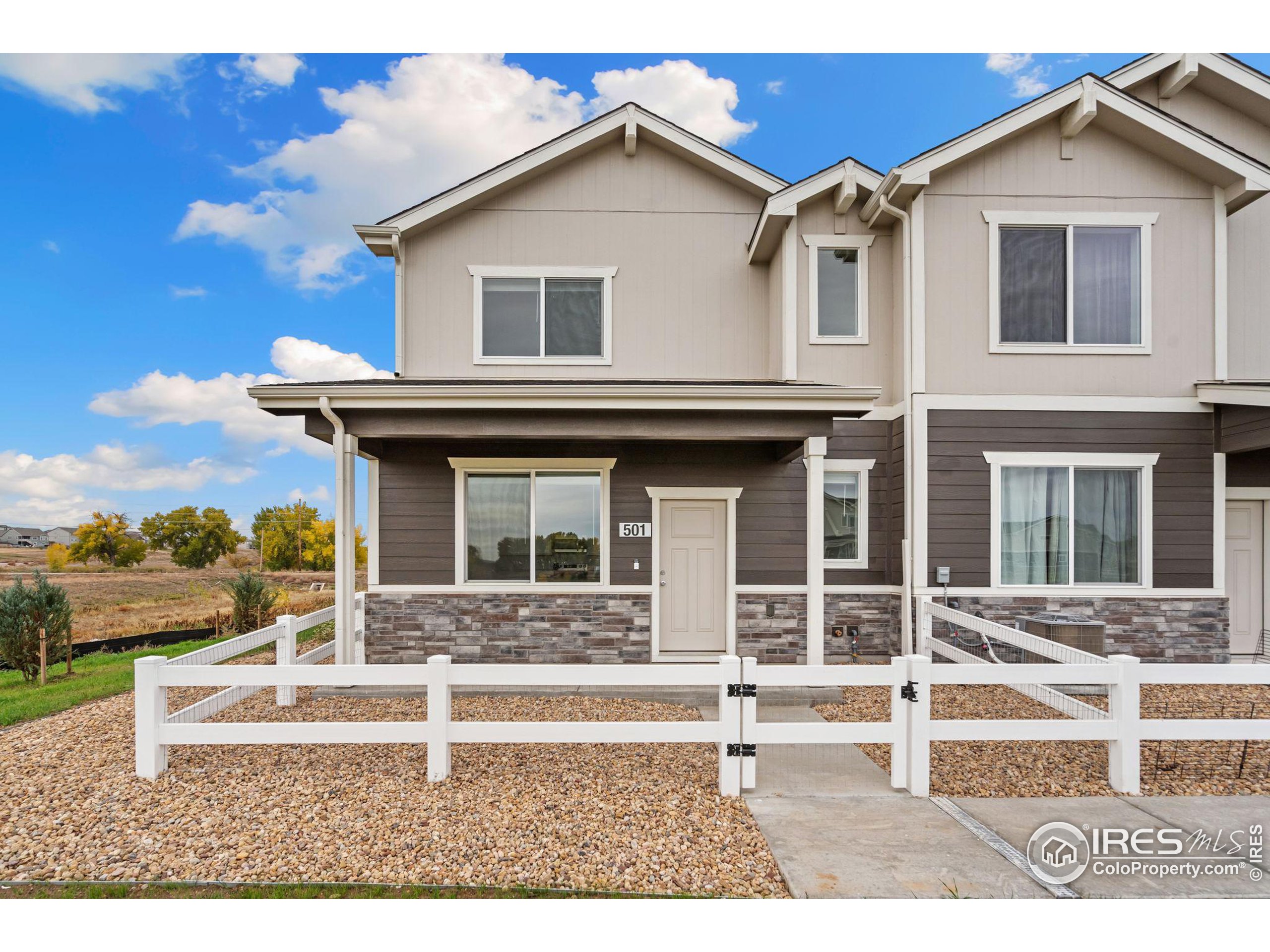 a view of house with a outdoor space