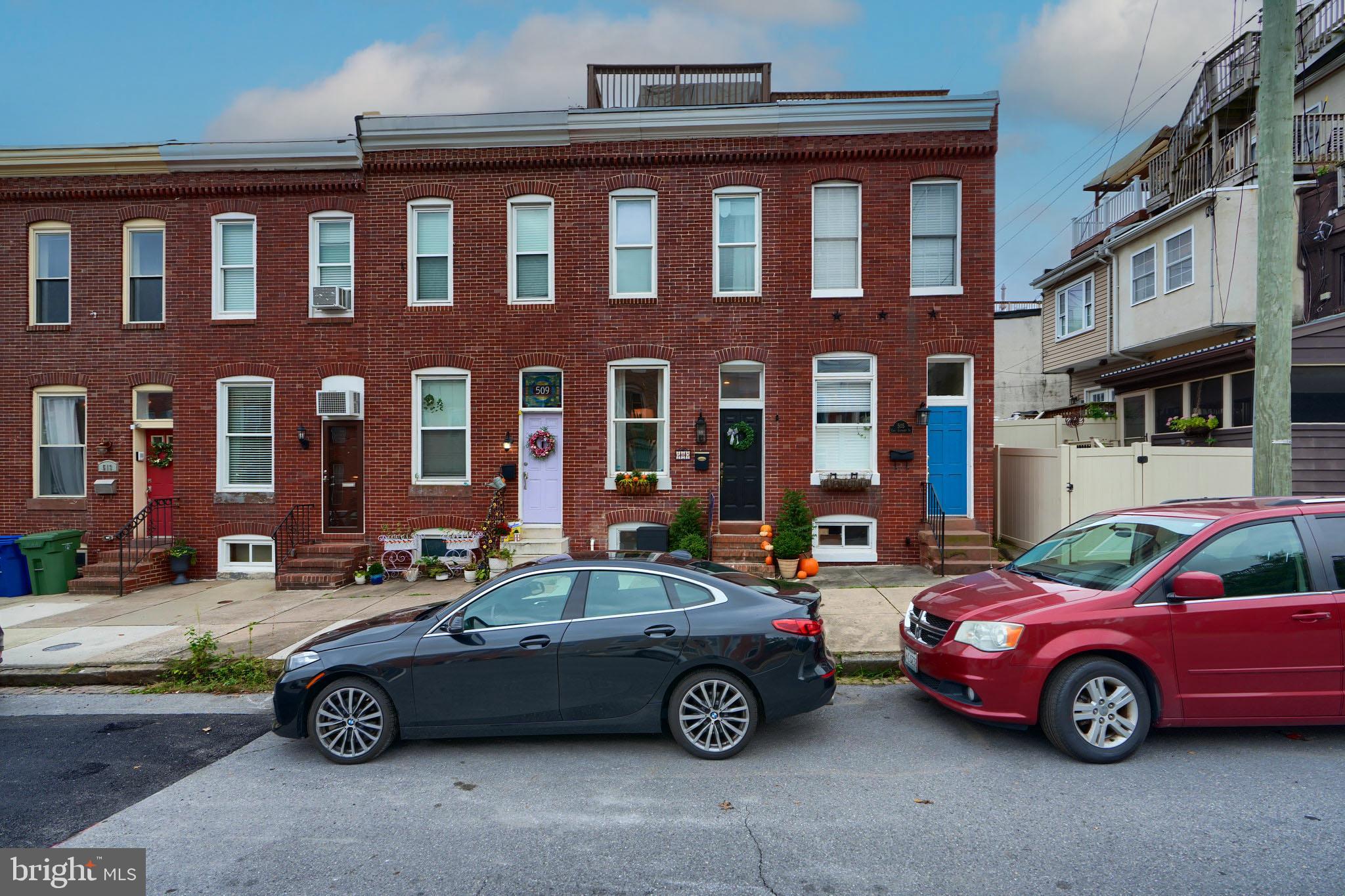 a car parked in front of a building