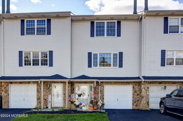 $425,000 | 9 Dutch Lane | Hazlet Township - Monmouth County