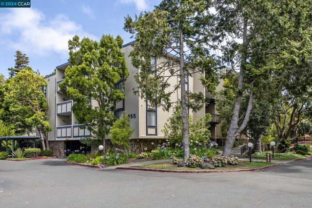 $450,000 | 955 Shorepoint Court, Unit 311 | Alameda South Shore