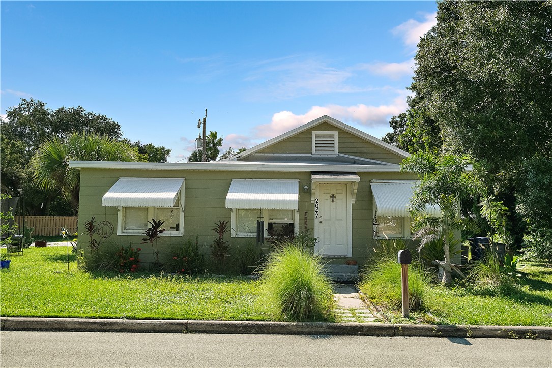 front view of house with a yard