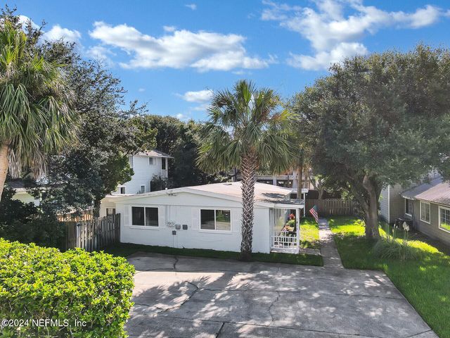 $995,000 | 1811 Seminole Road | Beaches