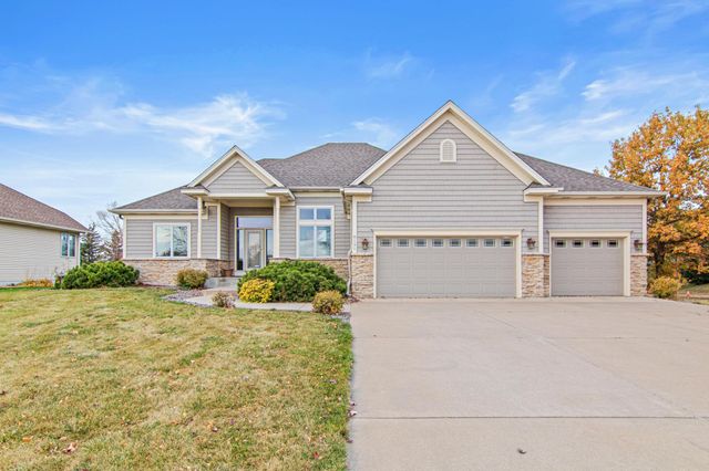 $534,900 | 8131 Ranchview Lane North | Maple Grove