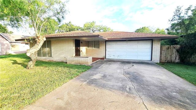 $198,000 | 627 West Richard Avenue | Kingsville