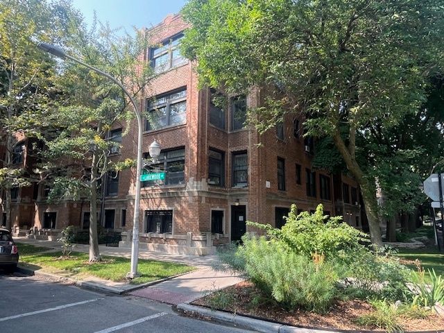 $139,900 | 6836 North Lakewood Avenue, Unit G | East Rogers Park