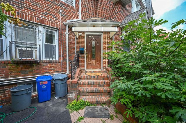 $928,888 | 160-17 84th Road | Jamaica Hills