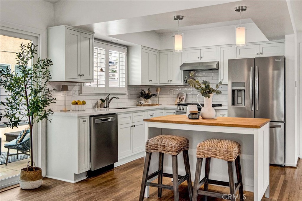 Stunning BRAND new kitchen