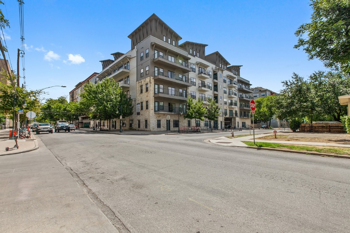 a view of building with a street