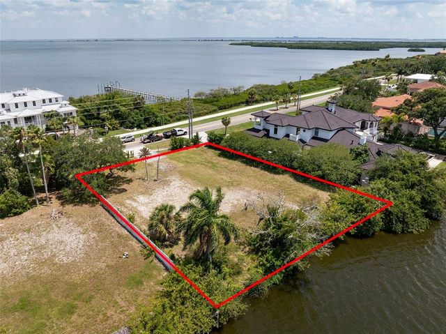 $1,400,000 | 939 South Bayshore Boulevard | Safety Harbor