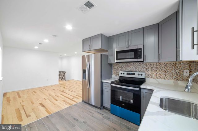 $1,450 | 2025 South 11th Street, Unit 2 | East Passyunk Crossing