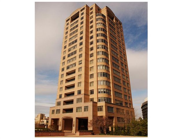 $979,000 | 400 West 49th Terrace, Unit 2064 | Sunset Hill