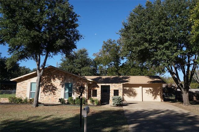 $1,995 | 1216 Cozby Street East | Benbrook Lakeside