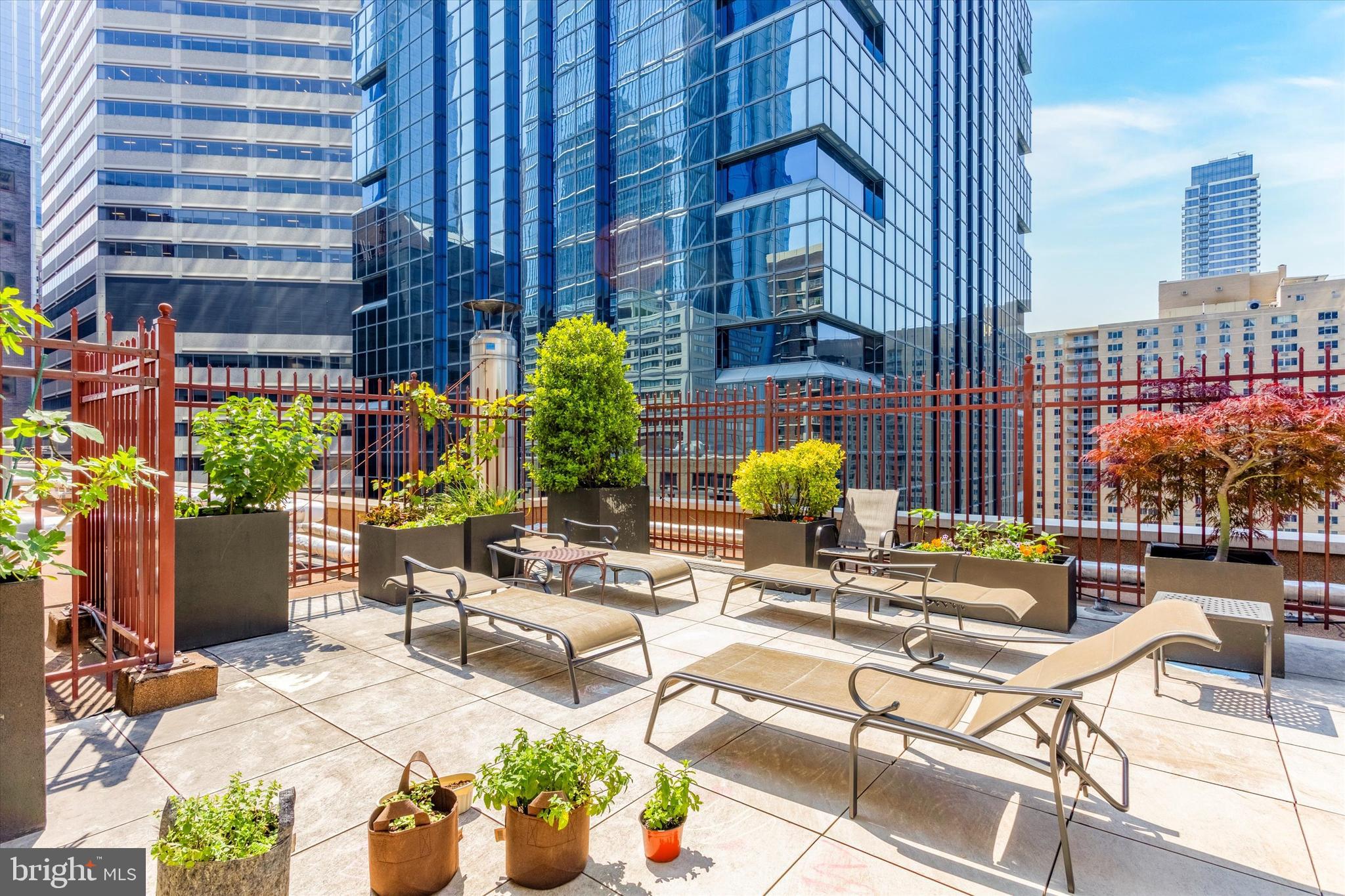 a view of yard with sitting area