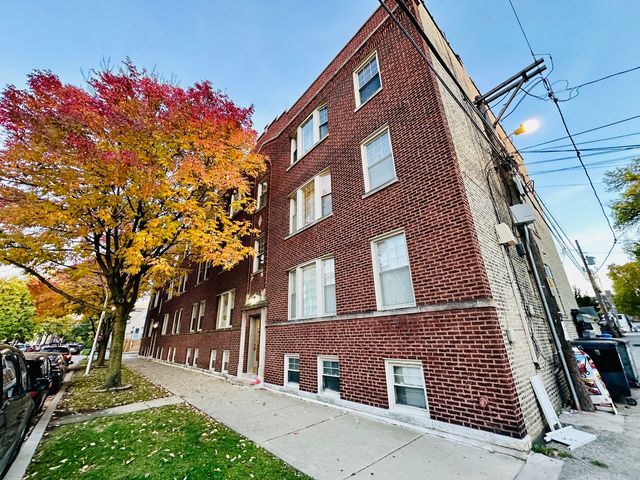 $219,900 | 3041 West Belle Plaine Avenue, Unit G | Irving Park