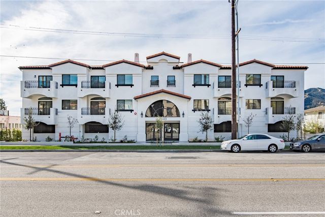 $3,800 | 2340 Montrose Avenue, Unit 203 | La Crescenta-Montrose