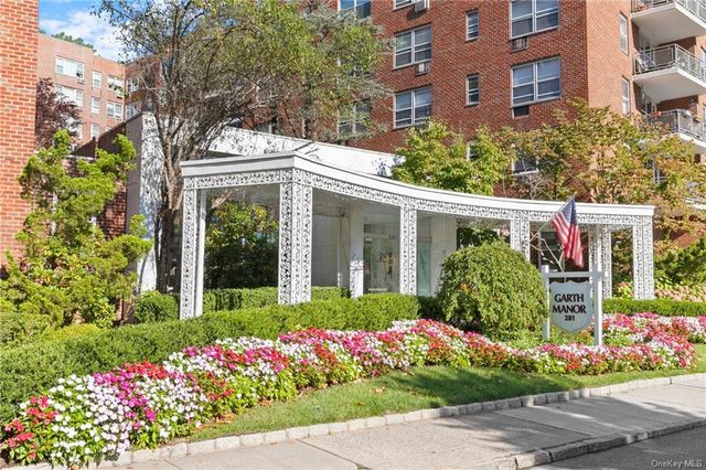 $274,999 | 281 Garth Road, Unit AG6 | Eastchester